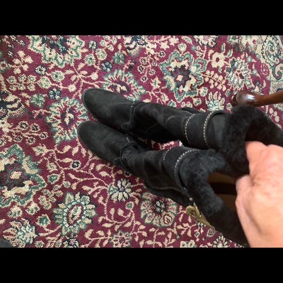 Coach suede boots. - Picture 14 of 16
